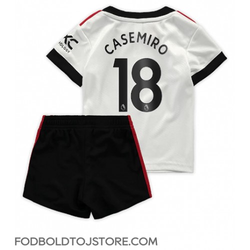 Manchester United Casemiro #18 Udebanesæt Børn 2022-23 Kortærmet (+ Korte bukser)